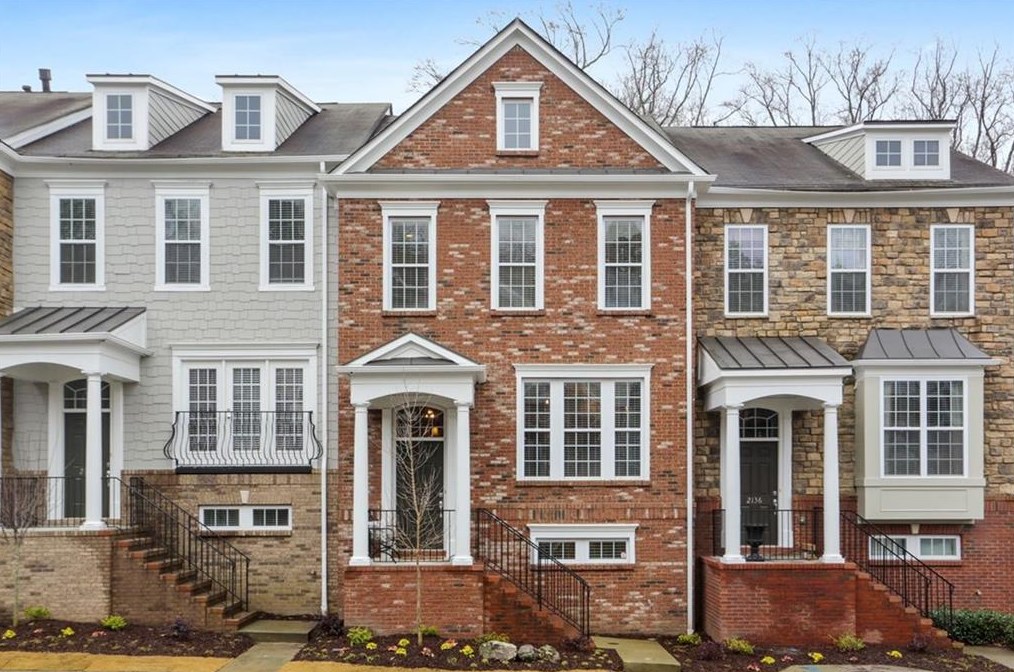 2134 Weldonberry Dr, Atlanta GA  30319-5734 exterior