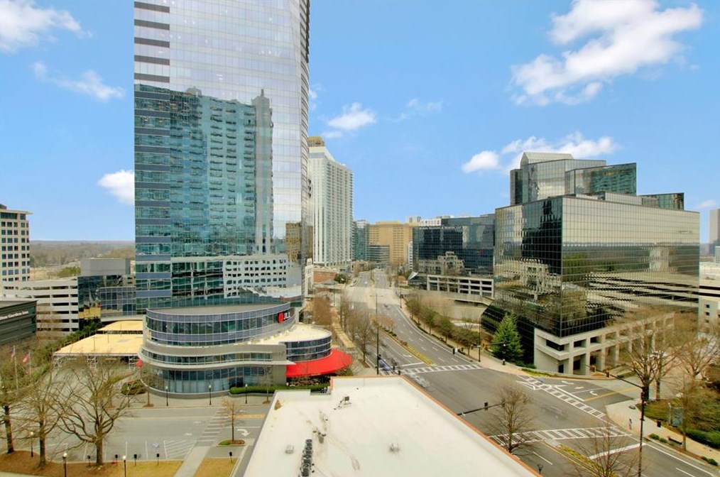 3324 Peachtree Rd, Atlanta GA  30326-1001 exterior