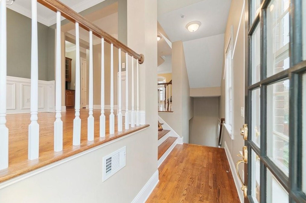 1031 Emory Parc Pl, Decatur GA  30033-4060 exterior