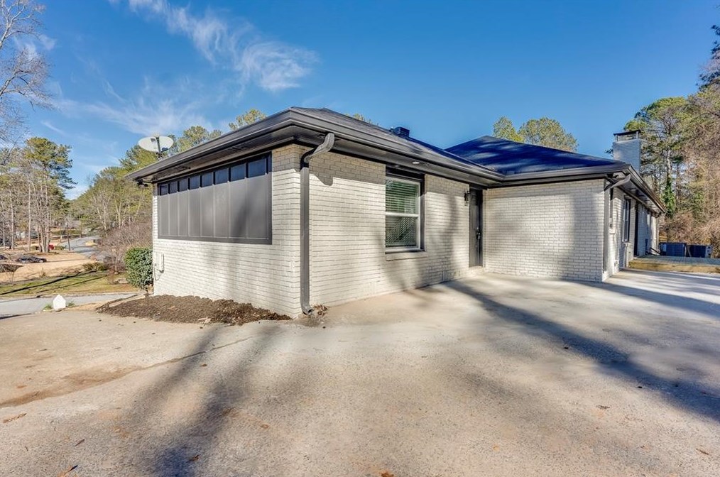 1368 Oakcrest Dr, Atlanta GA  30311-3055 exterior