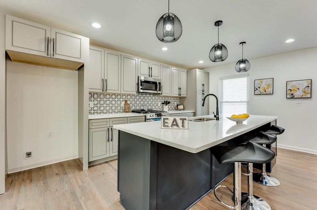 1368 Oakcrest Dr, Atlanta GA  30311-3055 exterior
