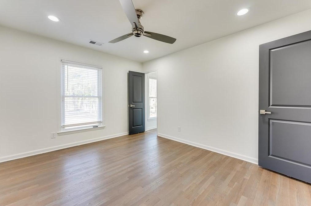 1368 Oakcrest Dr, Atlanta GA  30311-3055 exterior