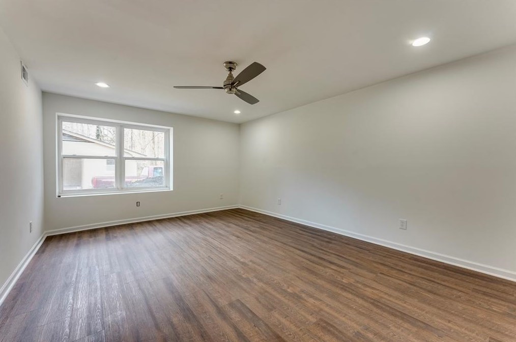 1368 Oakcrest Dr, Atlanta GA  30311-3055 exterior