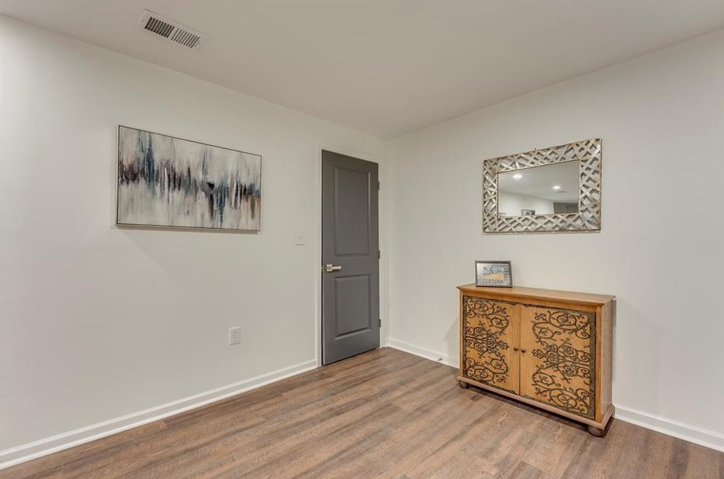1368 Oakcrest Dr, Atlanta GA  30311-3055 exterior