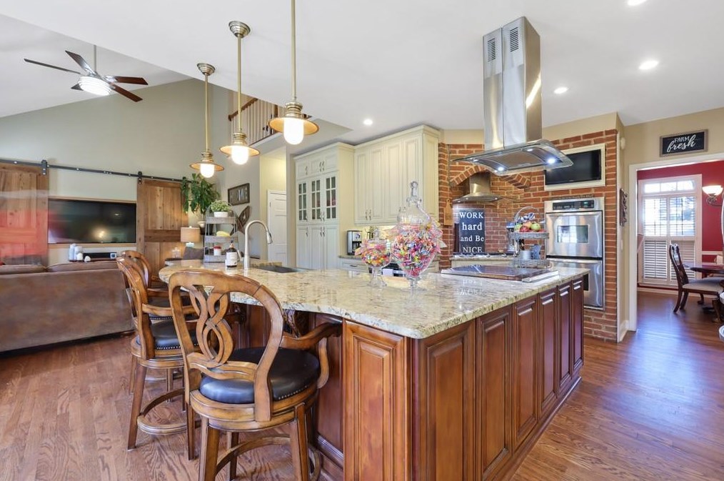 425 De Malle Ct, Alpharetta GA exterior