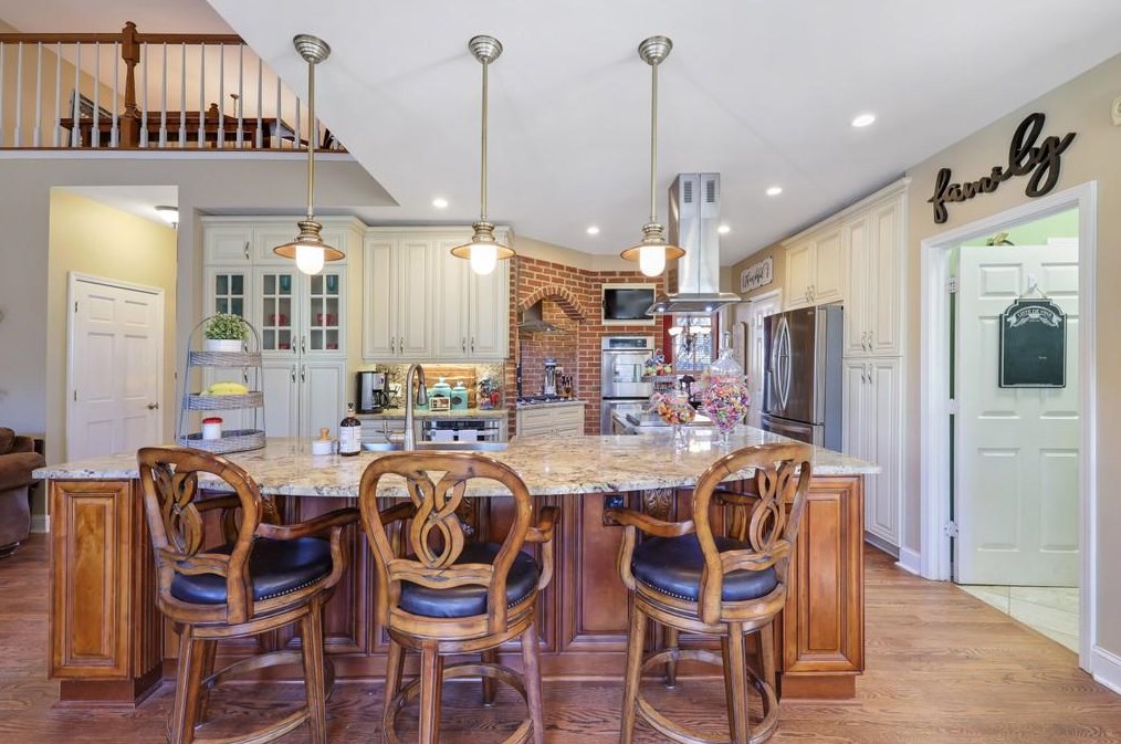 425 De Malle Ct, Alpharetta GA exterior