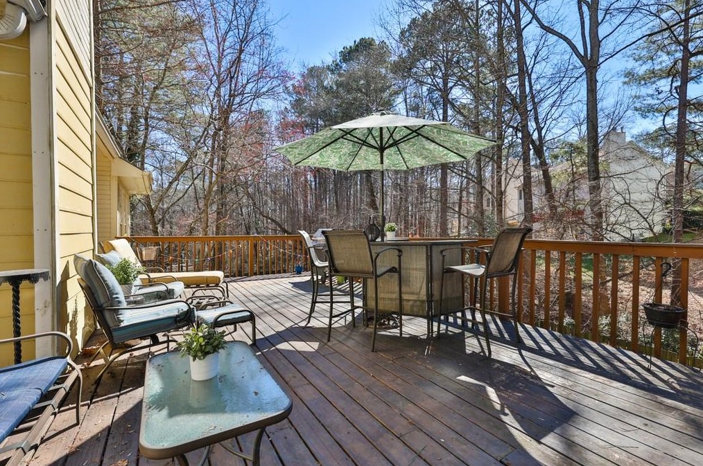 425 De Malle Ct, Alpharetta GA exterior