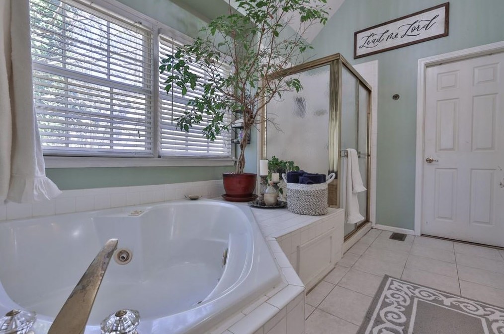 425 De Malle Ct, Alpharetta GA exterior