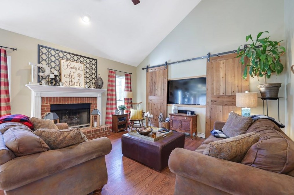 425 De Malle Ct, Alpharetta GA exterior