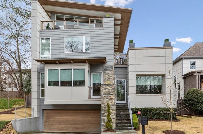 2496 Oostanaula Dr, Atlanta GA  30319-3522 exterior
