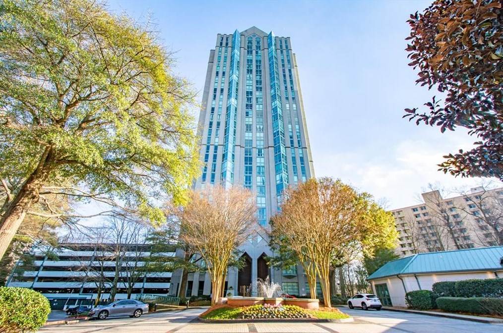 2870 Pharr Rd, Atlanta GA  30305 exterior