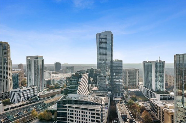 3338 Peachtree Rd, Atlanta GA  30326-1026 exterior