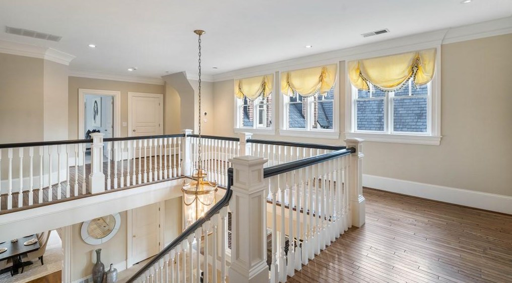 70 Old Ridgewood Pl, Atlanta GA  30327-2462 exterior