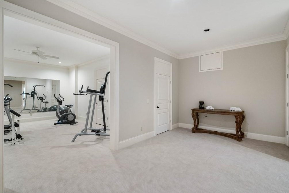 70 Old Ridgewood Pl, Atlanta GA  30327-2462 exterior