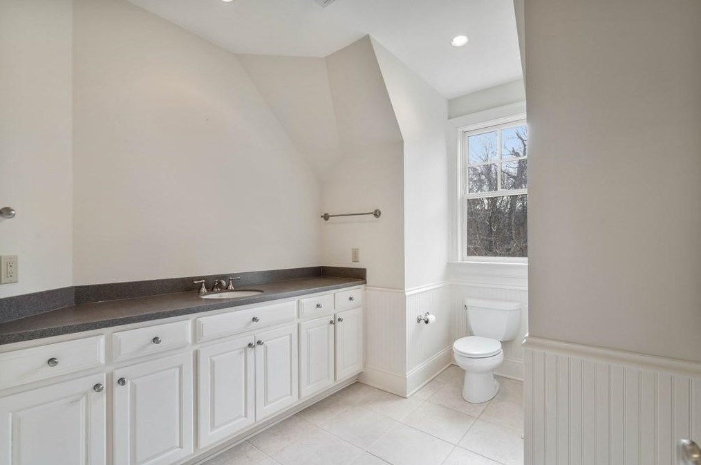 70 Old Ridgewood Pl, Atlanta GA  30327-2462 exterior