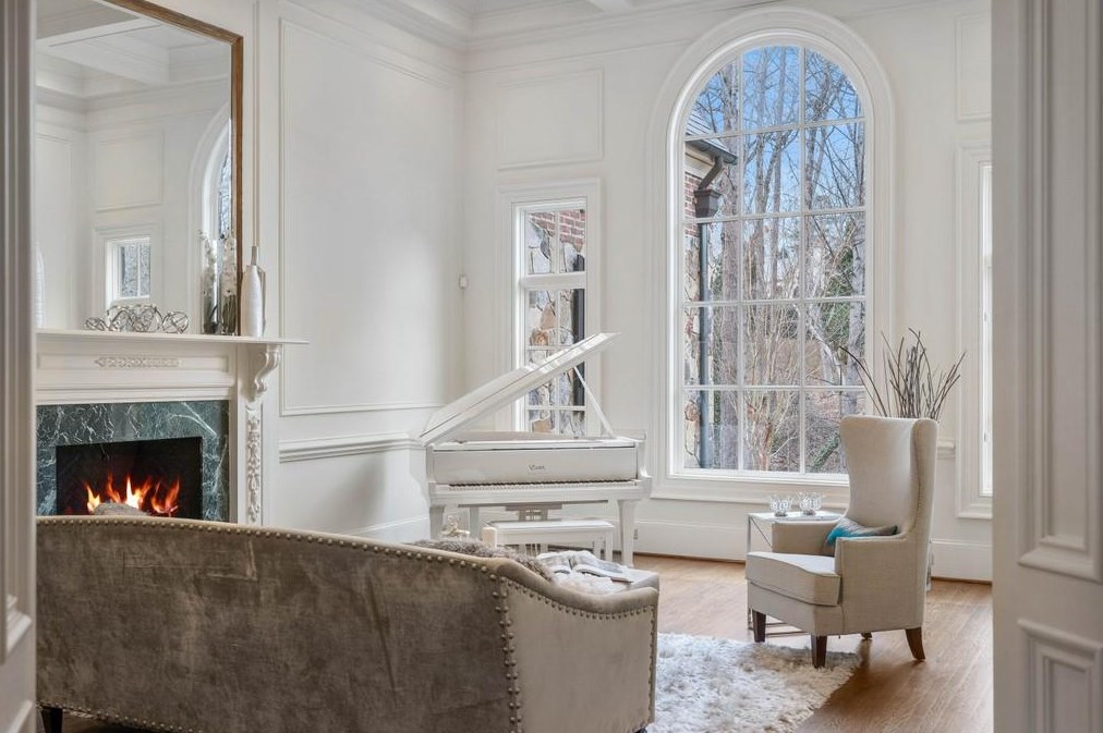 70 Old Ridgewood Pl, Atlanta GA  30327-2462 exterior