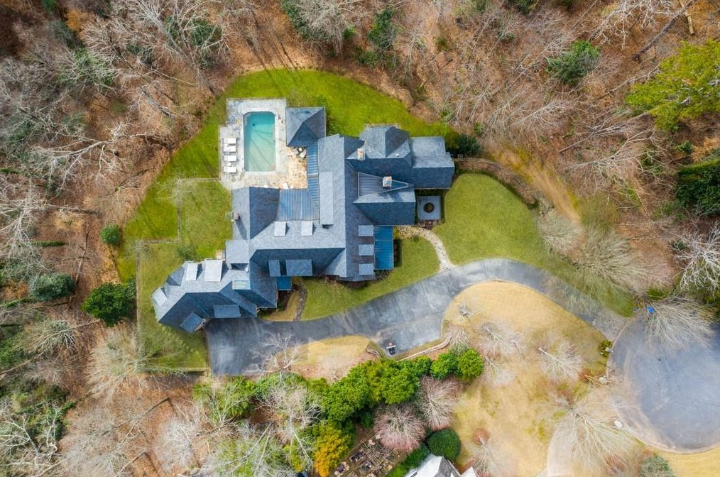 70 Old Ridgewood Pl, Atlanta GA  30327-2462 exterior