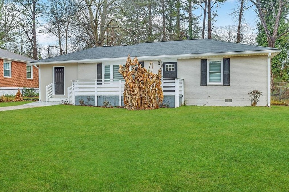 2490 Habersham Dr, Decatur GA  30032-5652 exterior