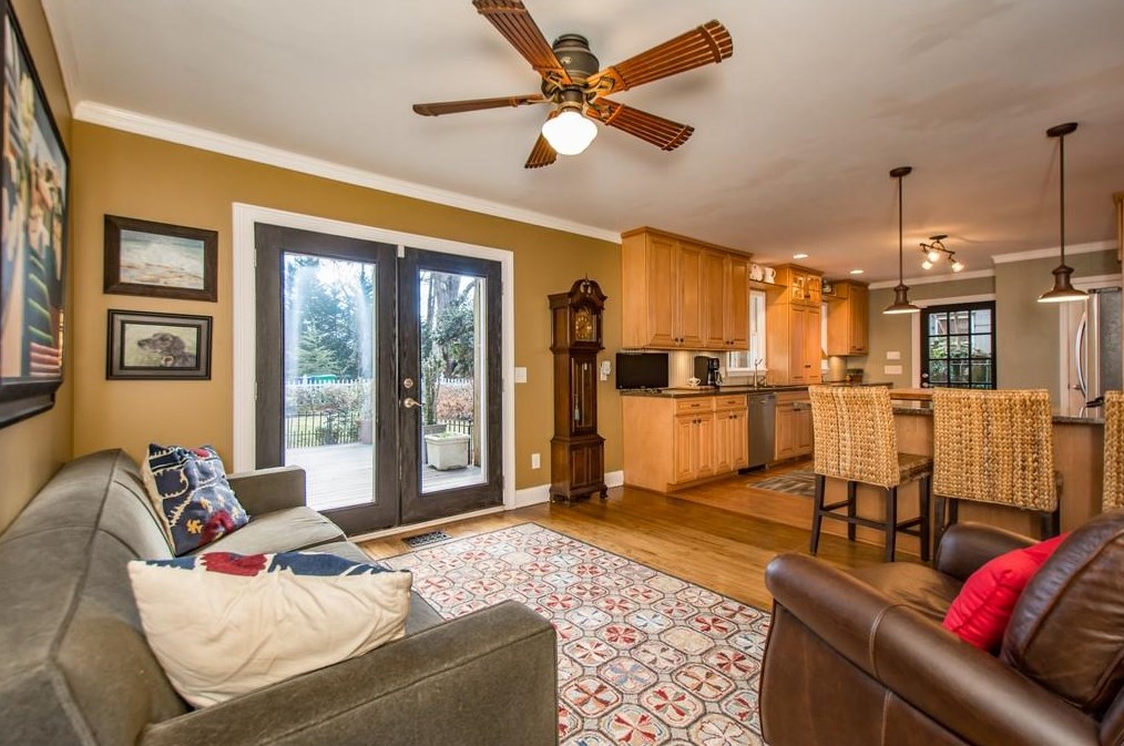 3235 Lavista Rd, Decatur GA  30033-1420 exterior