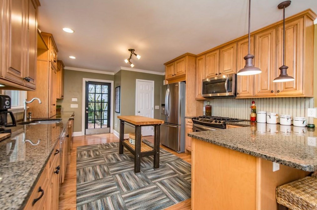 3235 Lavista Rd, Decatur GA  30033-1420 exterior