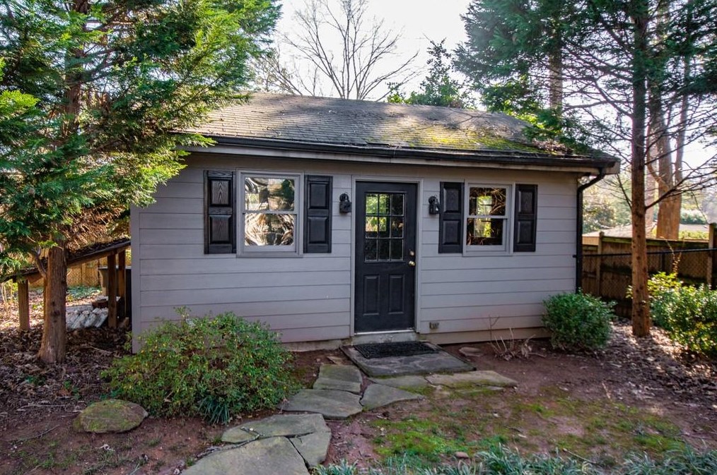 3235 Lavista Rd, Decatur GA  30033-1420 exterior