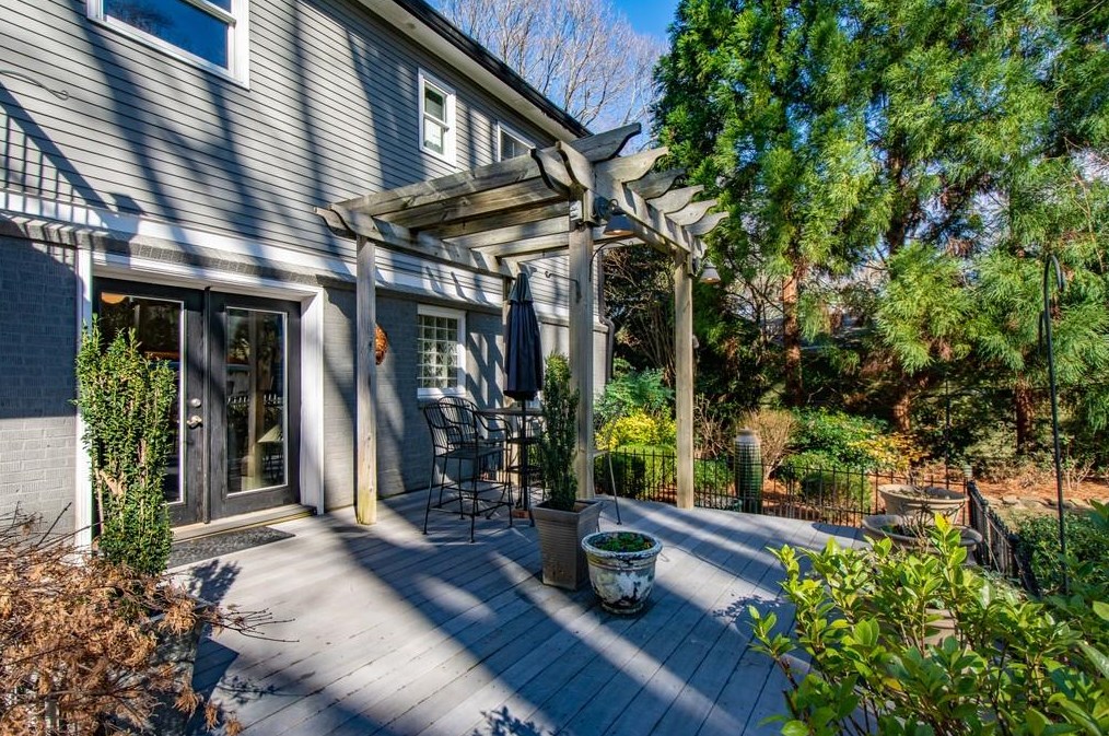 3235 Lavista Rd, Decatur GA  30033-1420 exterior