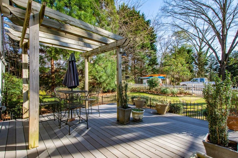 3235 Lavista Rd, Decatur GA  30033-1420 exterior