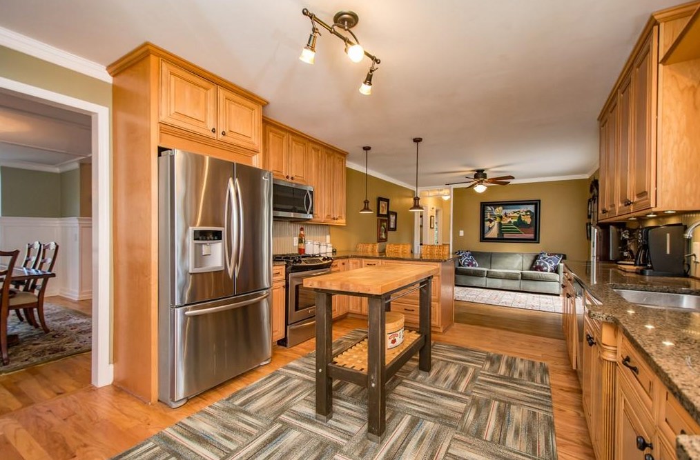 3235 Lavista Rd, Decatur GA  30033-1420 exterior