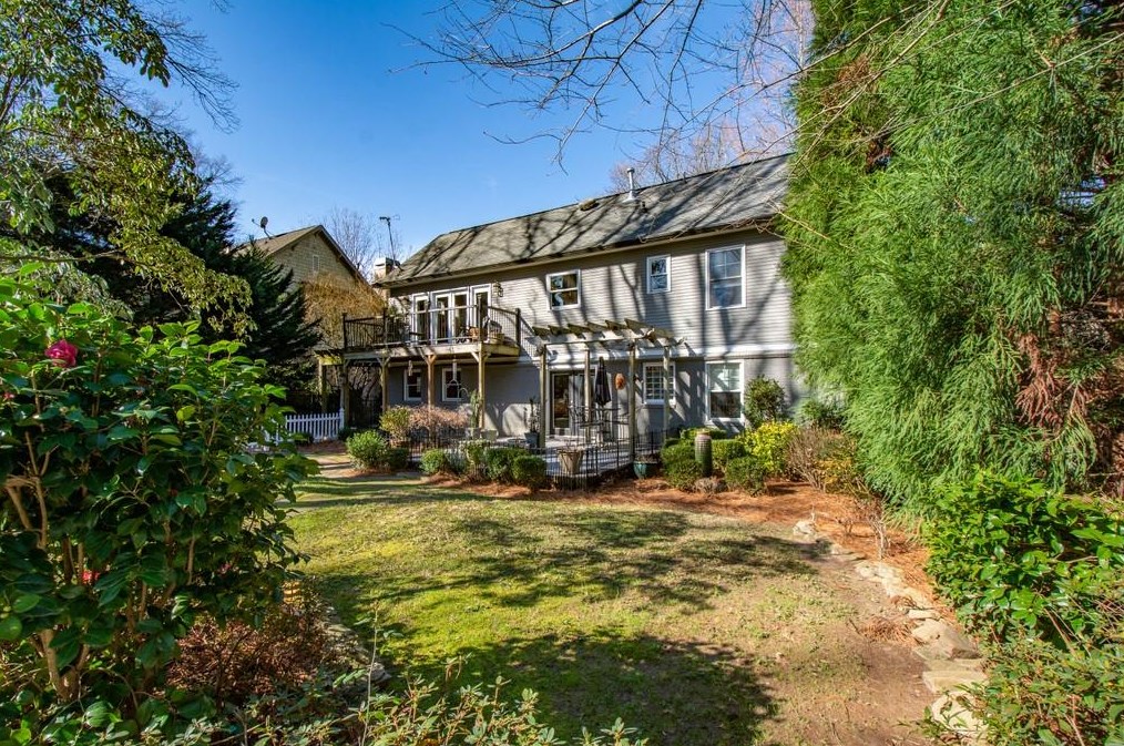 3235 Lavista Rd, Decatur GA  30033-1420 exterior