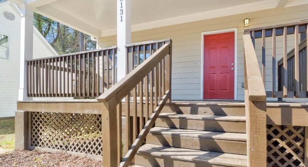 3131 Washington Rd, Atlanta GA  30344-5418 exterior