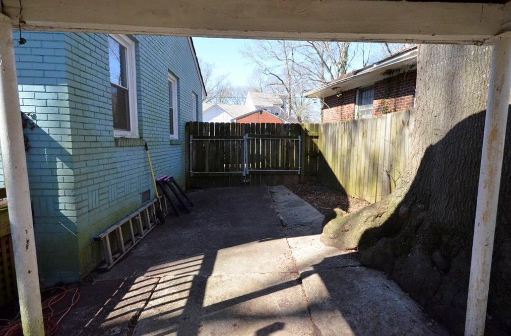 142 Woodbine Cir, Atlanta GA  30317-1930 exterior