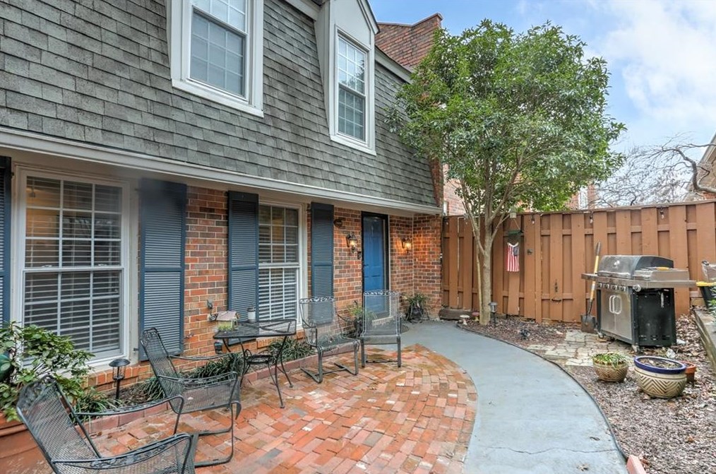 463 The North Chace, Atlanta GA  30328-4254 exterior
