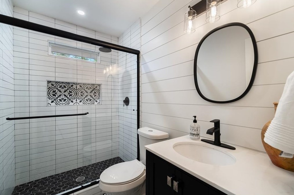 3261 Bobolink Dr, Decatur GA 30032-3708 exterior