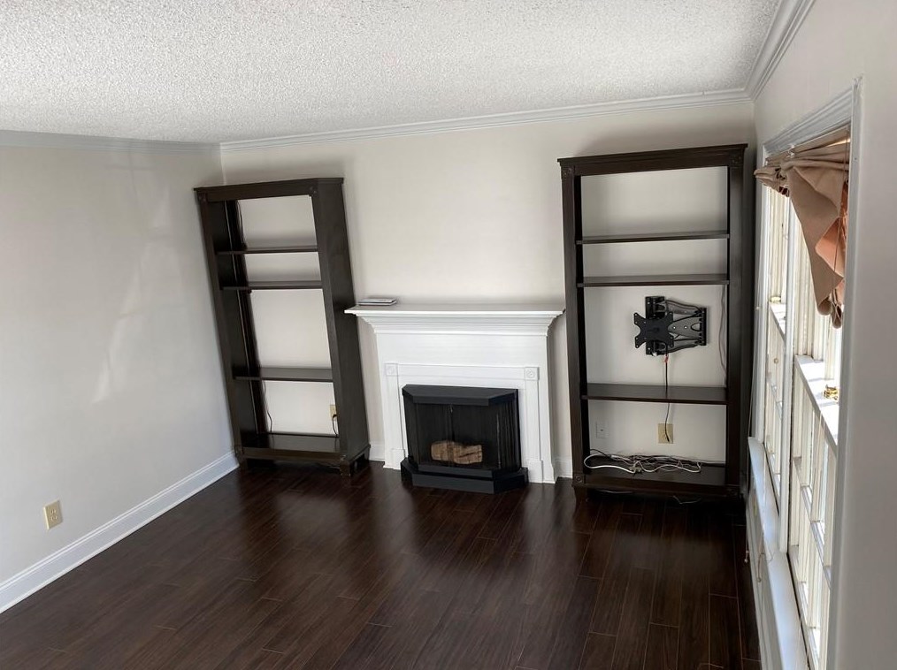 240 Triumph Dr, Atlanta GA  30327-1085 exterior