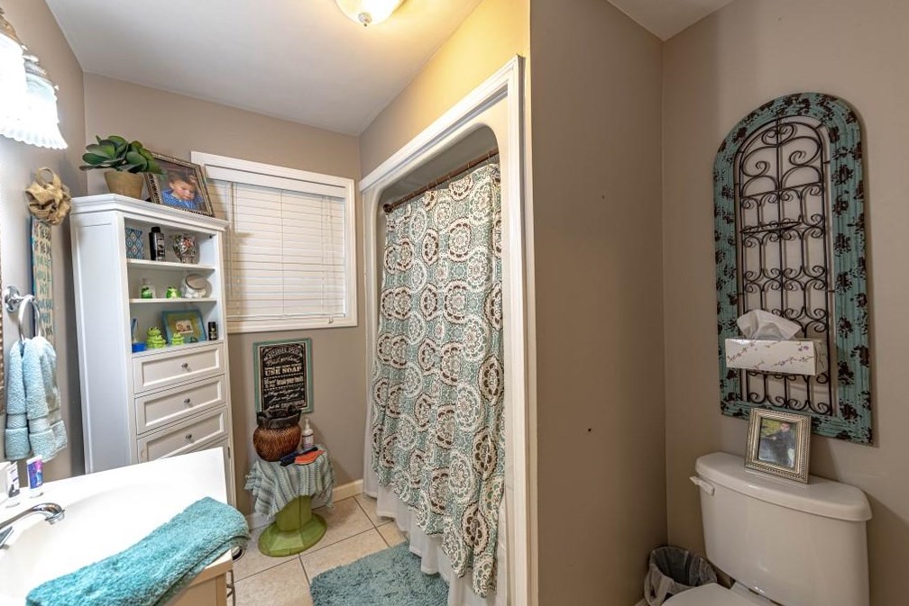 397 Erwin Hl Rd, Calhoun GA 30701-4061 exterior