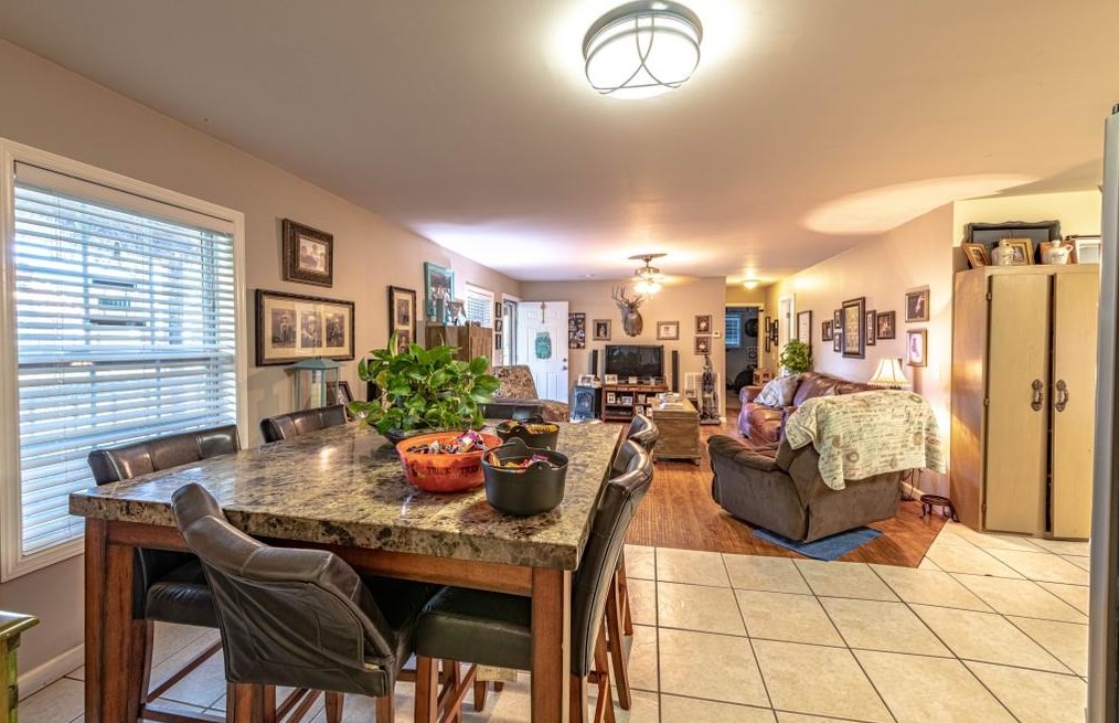 397 Erwin Hl Rd, Calhoun GA 30701-4061 exterior