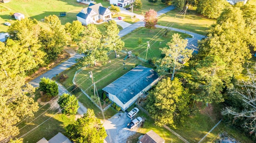 397 Erwin Hl Rd, Calhoun GA 30701-4061 exterior