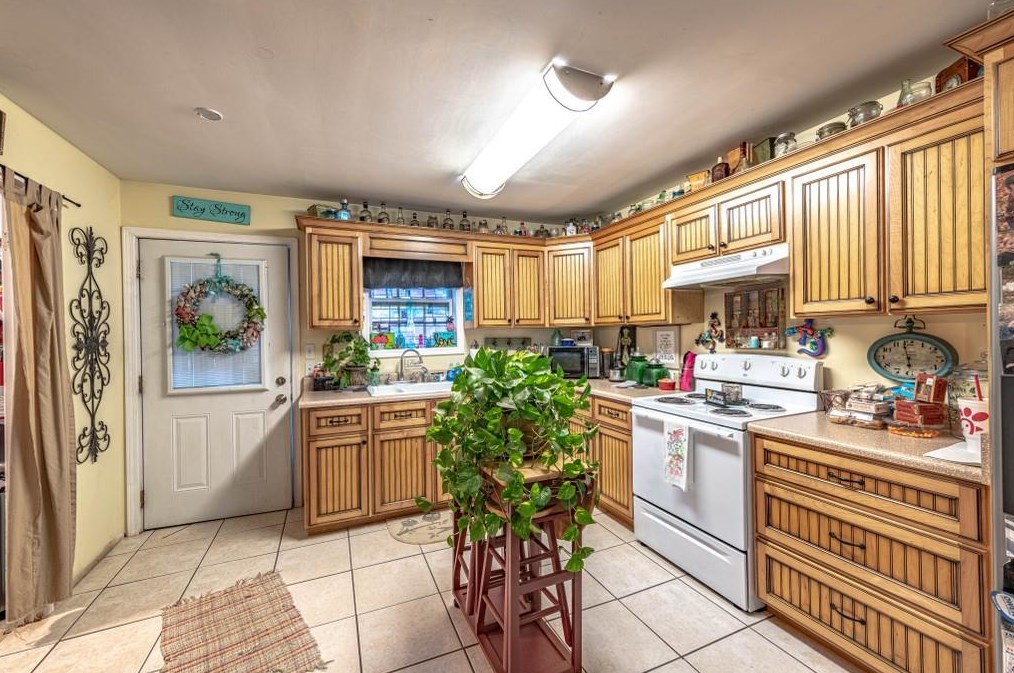 397 Erwin Hl Rd, Calhoun GA 30701-4061 exterior