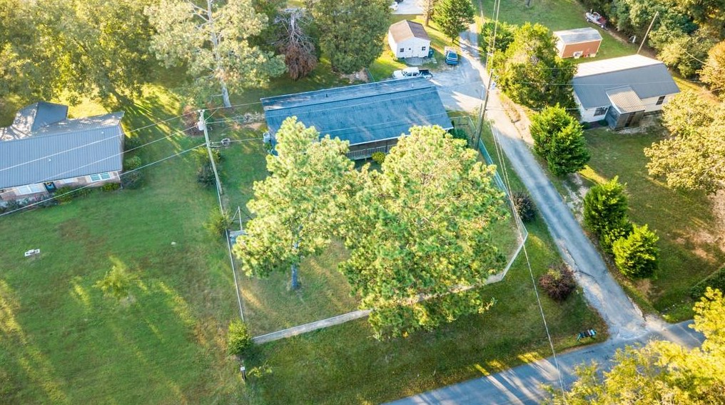 397 Erwin Hl Rd, Calhoun GA 30701-4061 exterior