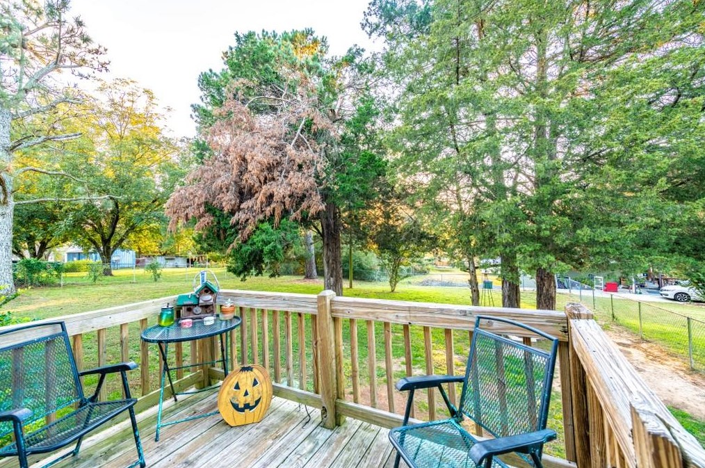 397 Erwin Hl Rd, Calhoun GA 30701-4061 exterior