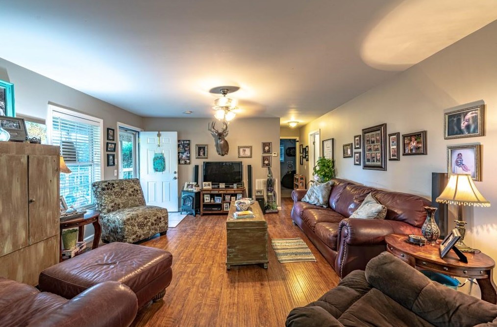 397 Erwin Hl Rd, Calhoun GA 30701-4061 exterior