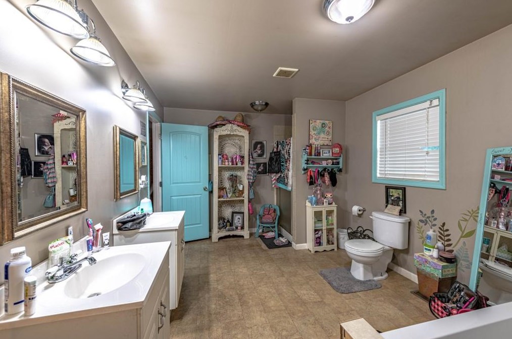 397 Erwin Hl Rd, Calhoun GA 30701-4061 exterior