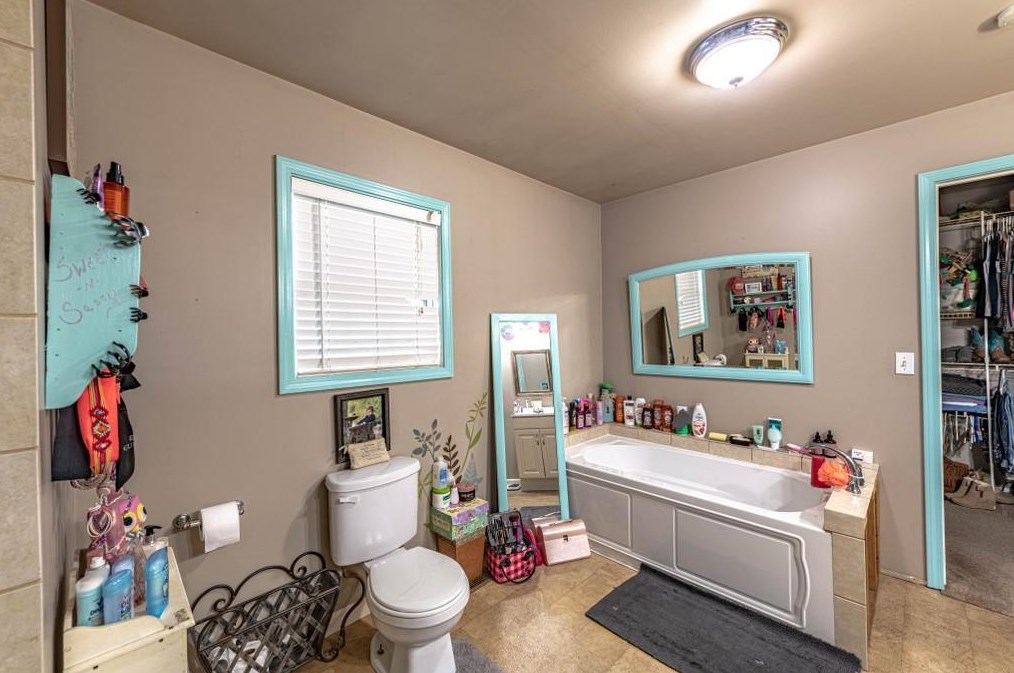 397 Erwin Hl Rd, Calhoun GA 30701-4061 exterior