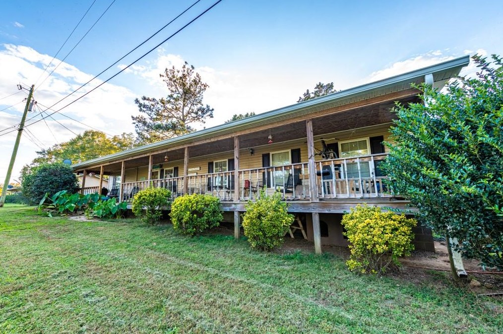 397 Erwin Hl Rd, Calhoun GA 30701-4061 exterior