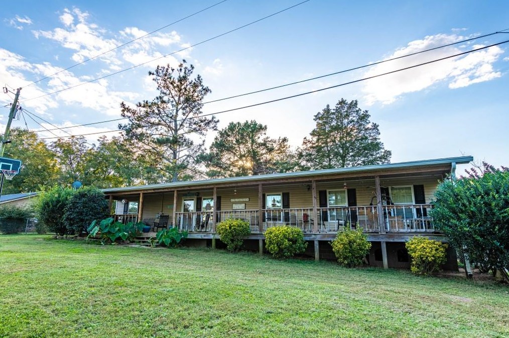 397 Erwin Hl Rd, Calhoun GA 30701-4061 exterior