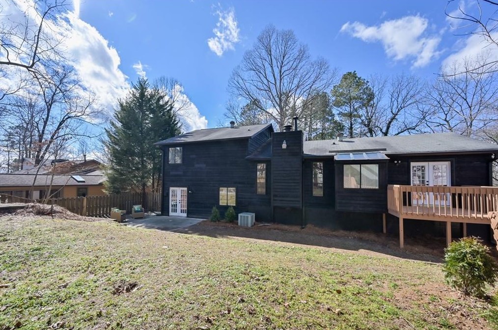 5065 Riv Vly Dr, Smyrna GA  exterior