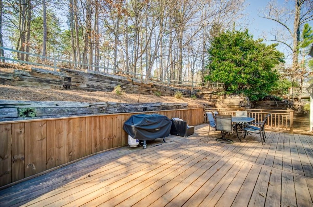 235 Preston Oaks Dr, Alpharetta GA 30022-7660 exterior