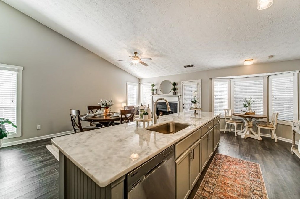 235 Preston Oaks Dr, Alpharetta GA 30022-7660 exterior