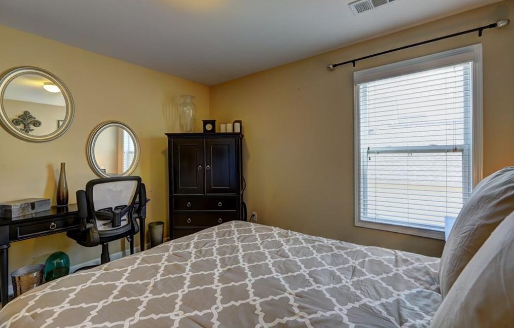 3770 Up Park Dr, Atlanta GA  30349-8747 exterior