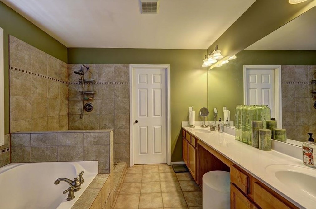 3770 Up Park Dr, Atlanta GA  30349-8747 exterior